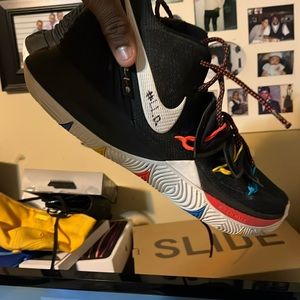 FRIENDS kyrie 5 limited edition